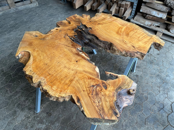 Esche Maser Bohle Couchtisch Epoxidharztisch